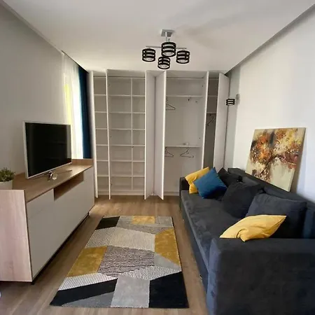 Cozy Apartment In The Business Area Of Bucharest Exterior photo