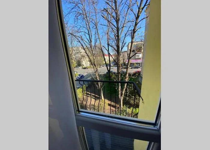 Cozy Apartment In The Business Area Of Bucharest